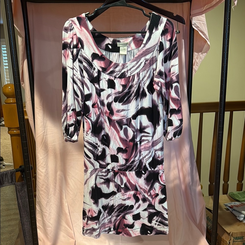 Vertigo Paris Black and White Bodycon Dress with 3/4 Dolman Sleeves